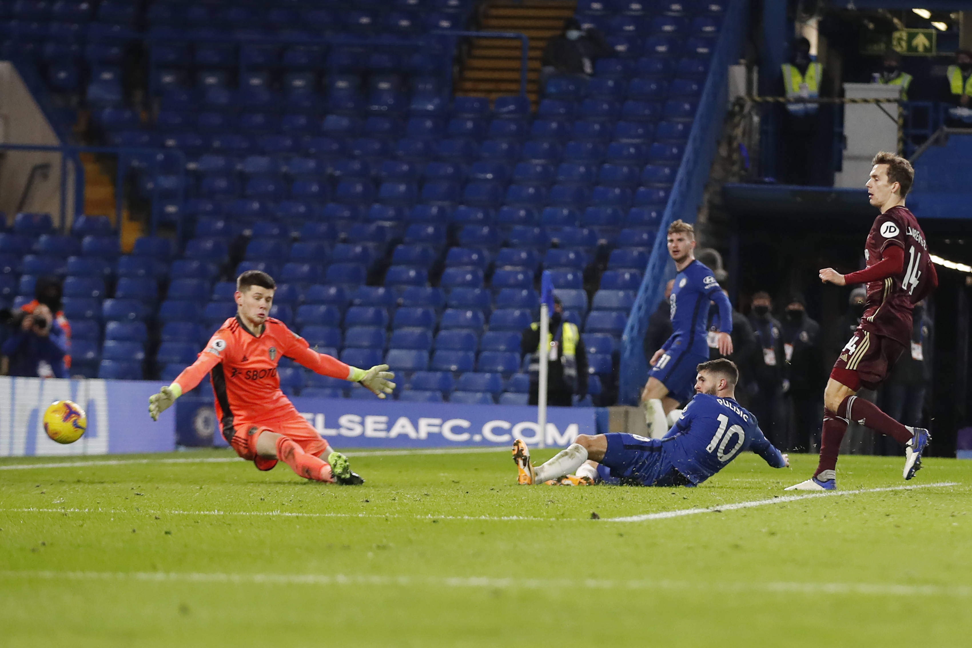 他人感到自 他人感到自